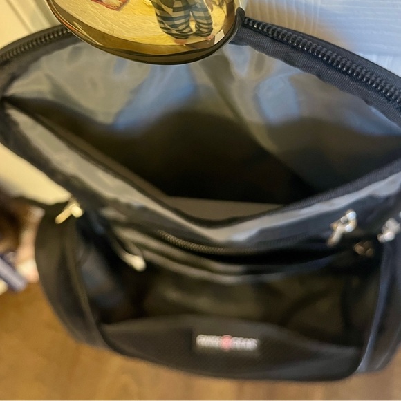 SwissGear Black Travel Toiletry Bag - Picture 8 of 12